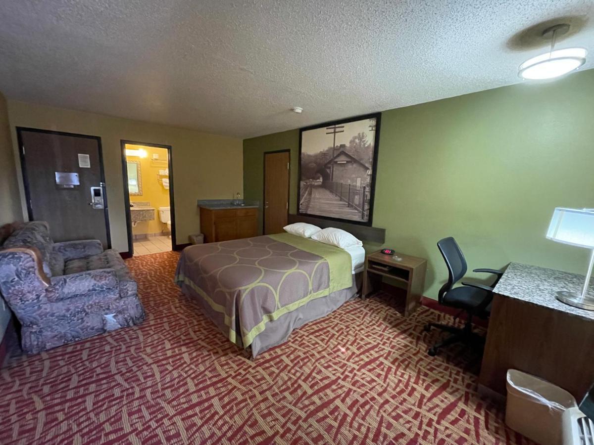 Super 8 By Wyndham Van Buren/Ft. Smith Area Exteriér fotografie