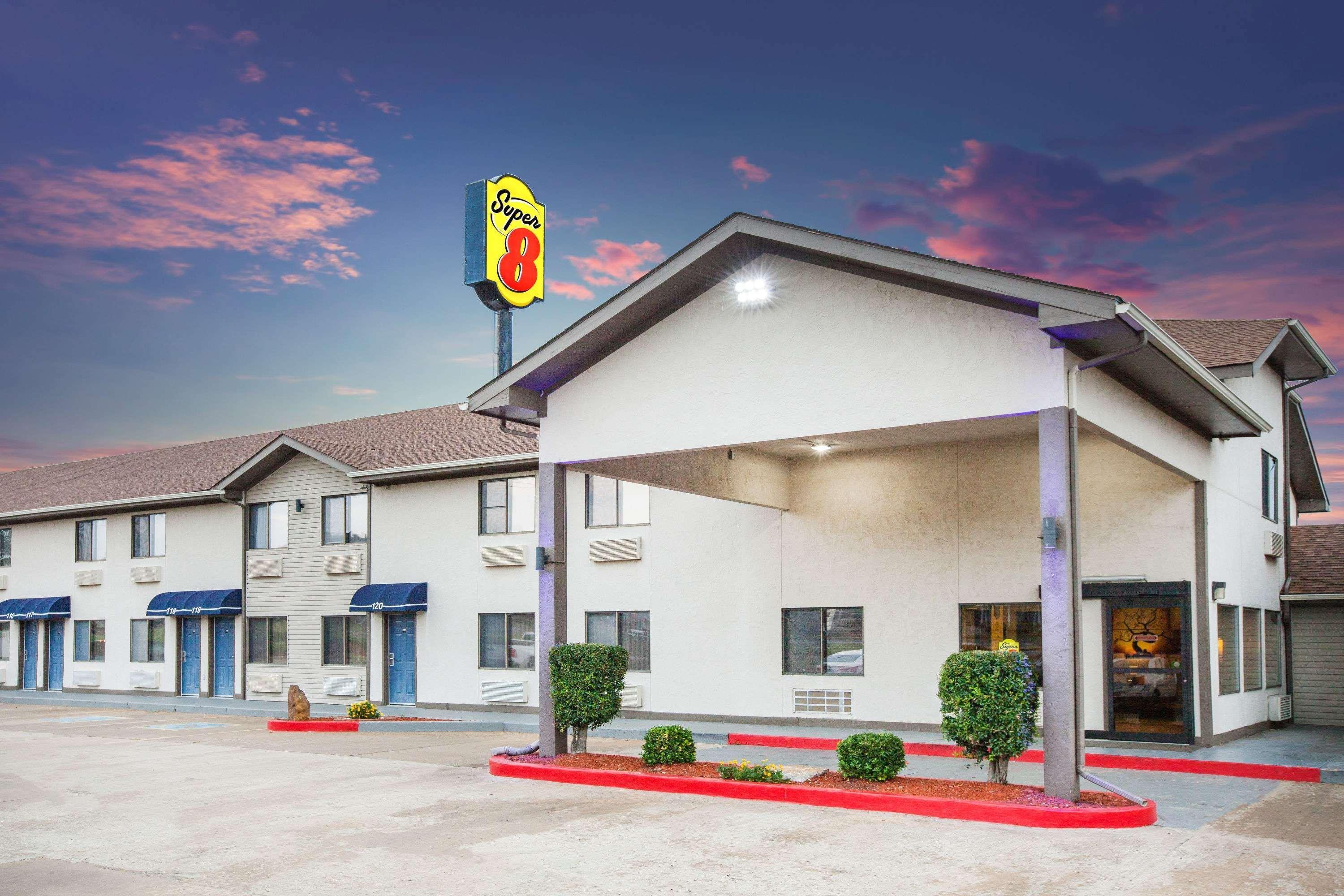 Super 8 By Wyndham Van Buren/Ft. Smith Area Exteriér fotografie